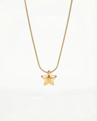 ZLATNI PRIVEZAK ZVEZDICA I SAJLA LANAC