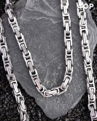 KRALJEVSKI KOCKASTI LANAC