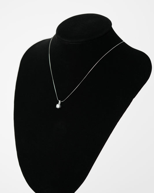 Sajlica i privezak cirkon