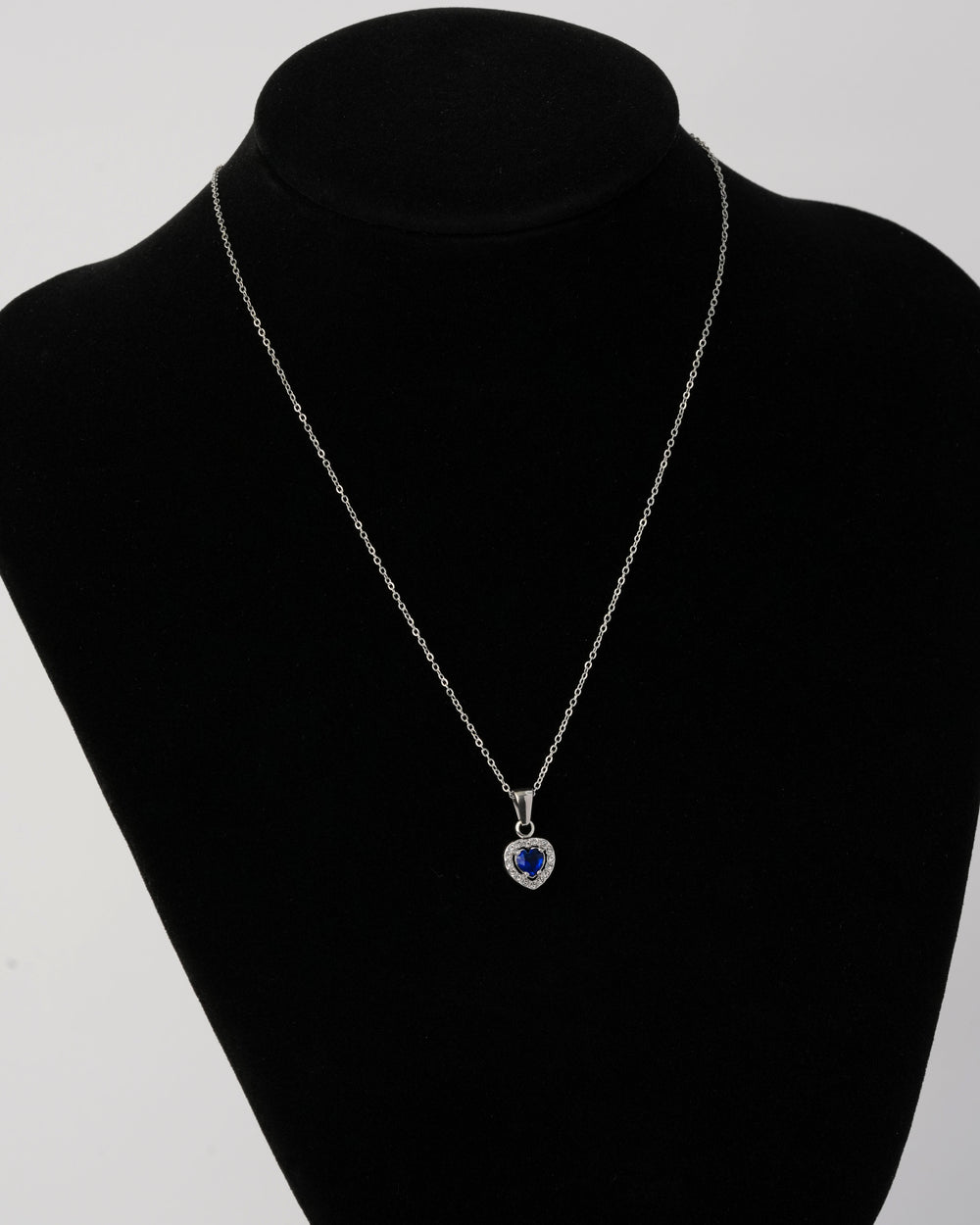 OGRLICA PLAVO SRCE SA CIRKONIMA