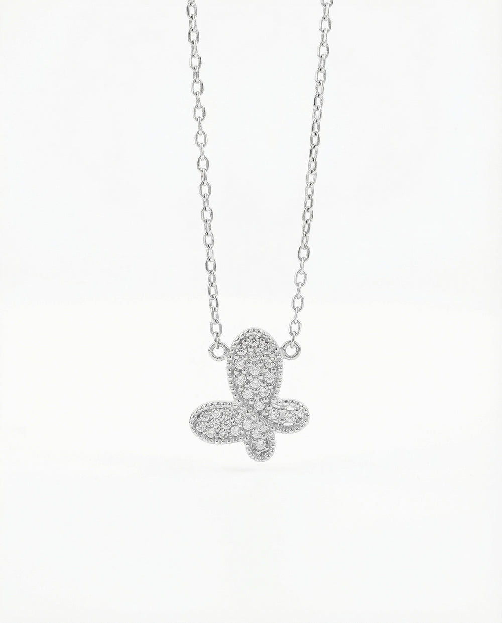 ELEGANTNA OGRLICA LEPTIR SA CIRKONIMA