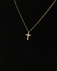 ZLATNA OGRLICA I KRST SA CIRKONIMA